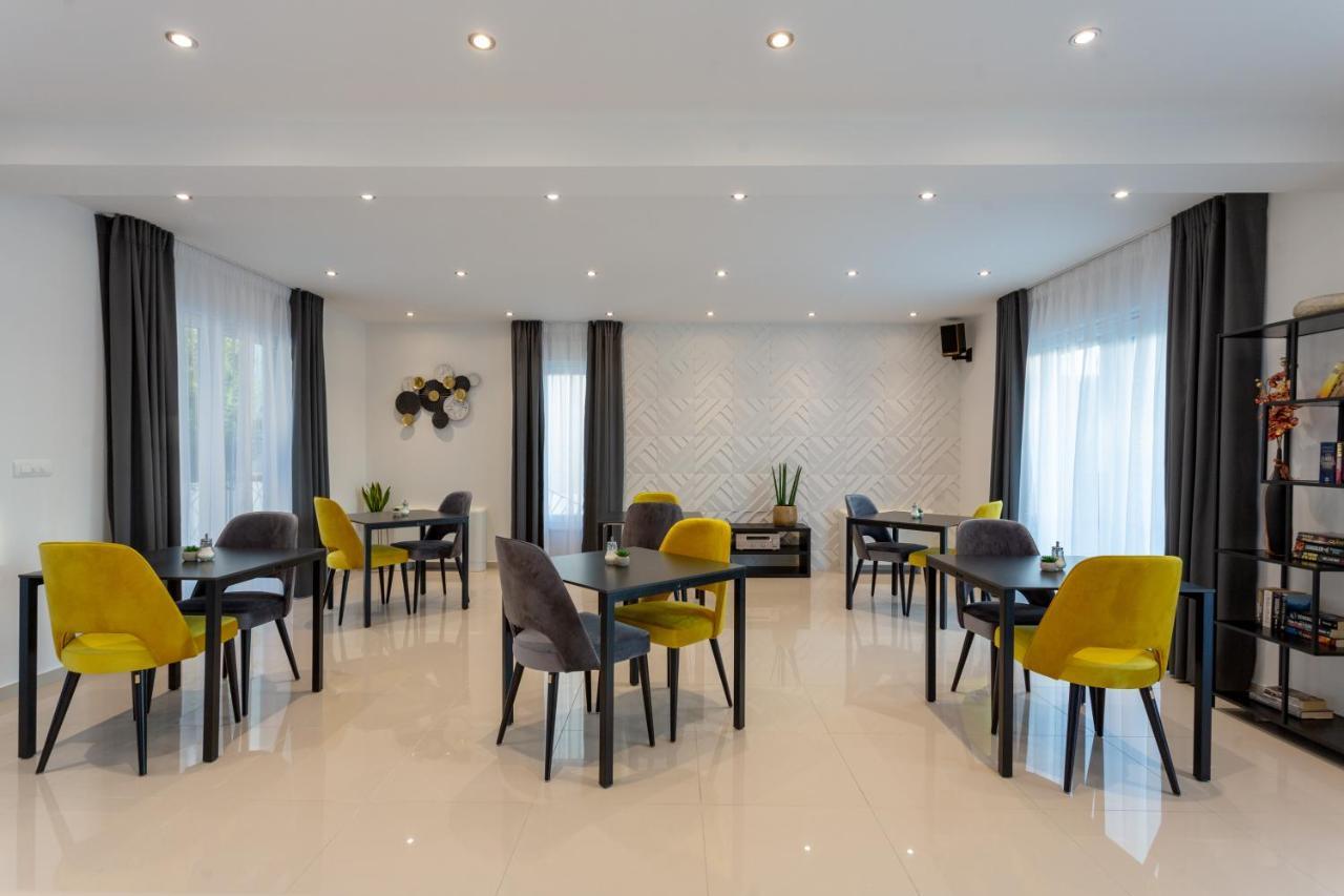 Villa Fortis B&B Trogir Extérieur photo